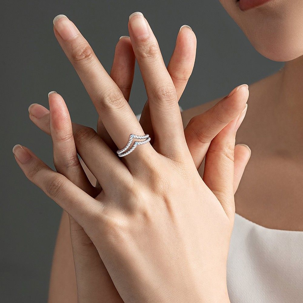 Double-V Ring