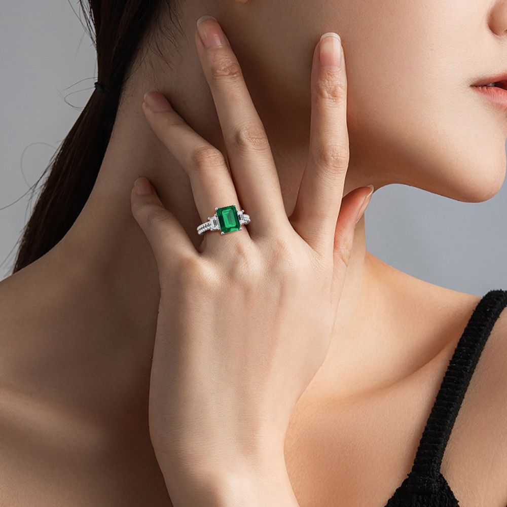 Emerald Three-stone Ring