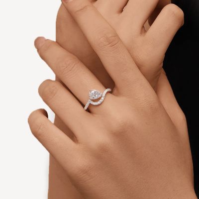 Pear Curved Topaz Ring